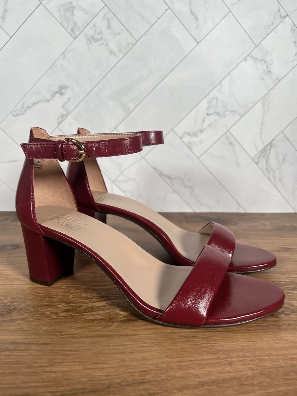 9W 9 WIDE WIDTH Naturalizer Womens Dark Red Leather Sandals Dress Heels Shoes